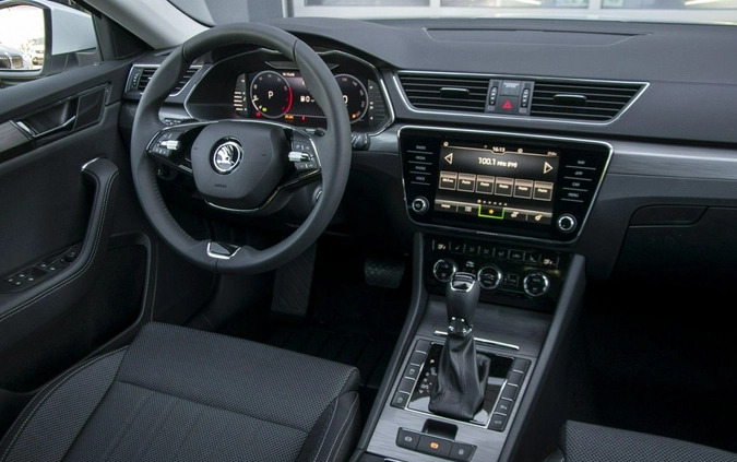 Skoda Superb cena 172000 przebieg: 5, rok produkcji 2024 z Brusy małe 407